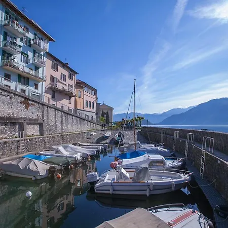 Sleeps 9 Lenno