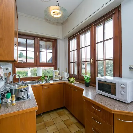 Sleeps 9 * Lenno